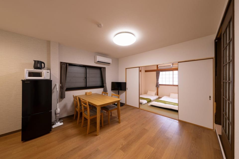 TV and multimedia, Kitchen or kitchenette, Living room, Seating area, Dining area, air conditioner