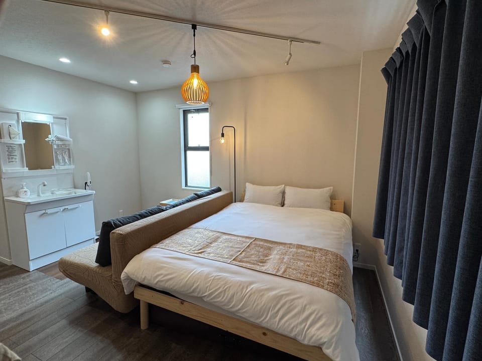 Bed, Photo of the whole room