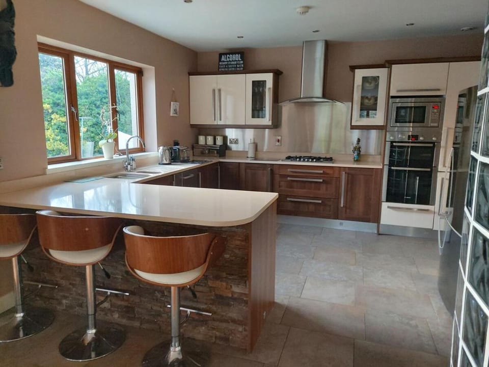 Stylish 4 bedroom house By The Sea House in Ireland