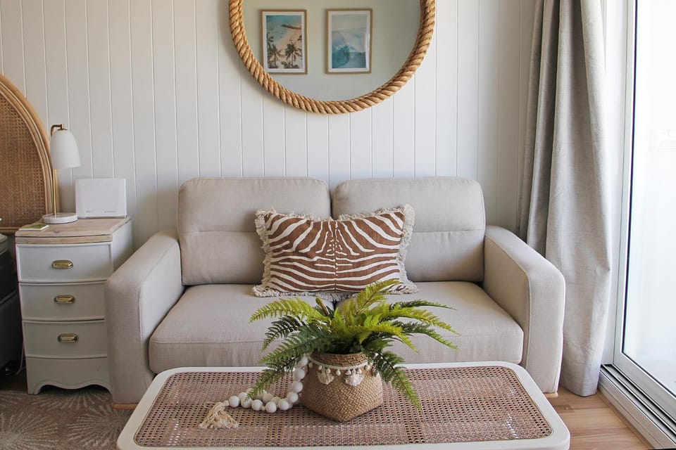 Living room, Decorative detail, Seating area