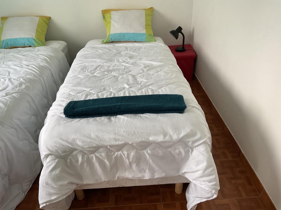 Chambre avec un lit King size Bed and Breakfast in Nouvelle-Aquitaine