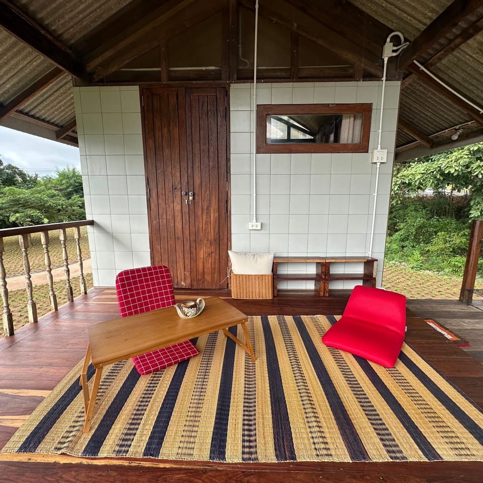 Patio, Day, Balcony/Terrace, Living room, Seating area