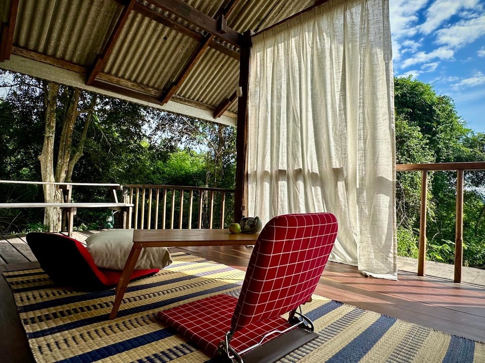 Patio, View (from property/room), Balcony/Terrace, Living room, Seating area, Garden view