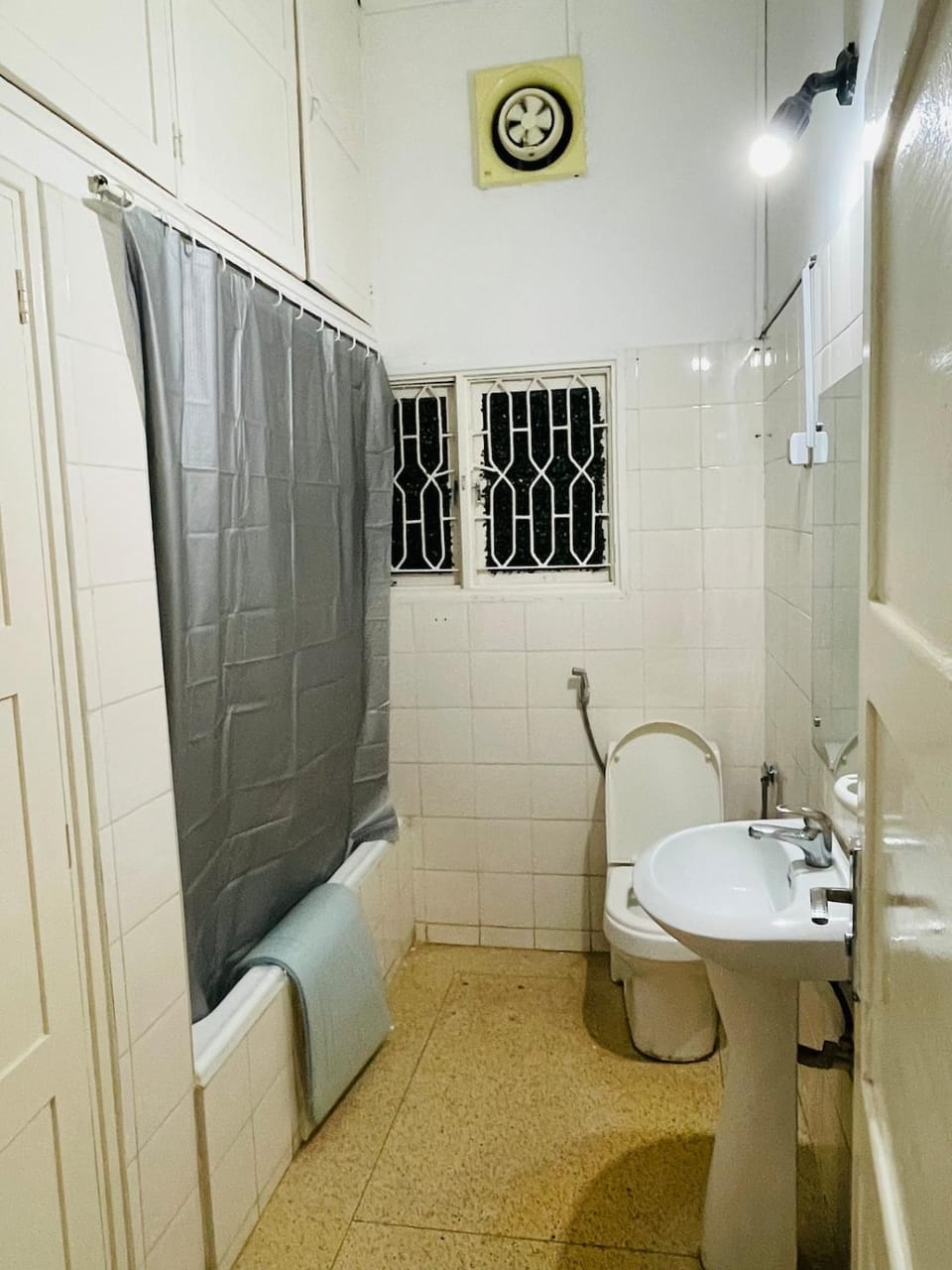Centrally located, breezy apartment in Maputo Apartment in Africa