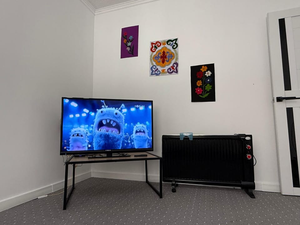 Communal lounge/ TV room, TV and multimedia, Evening entertainment