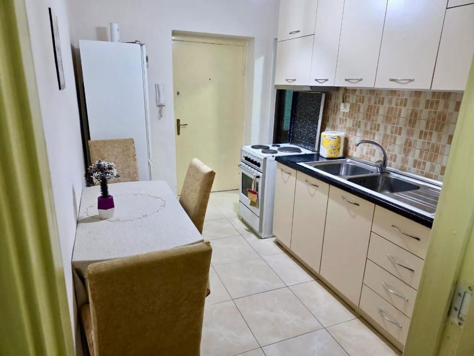 Coffee/tea facilities, microwave, kitchen