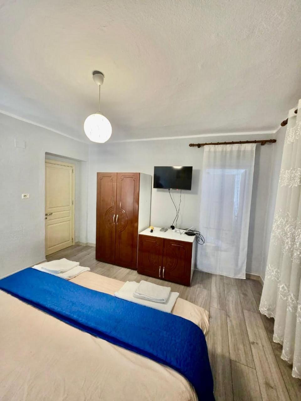 TV and multimedia, wardrobe