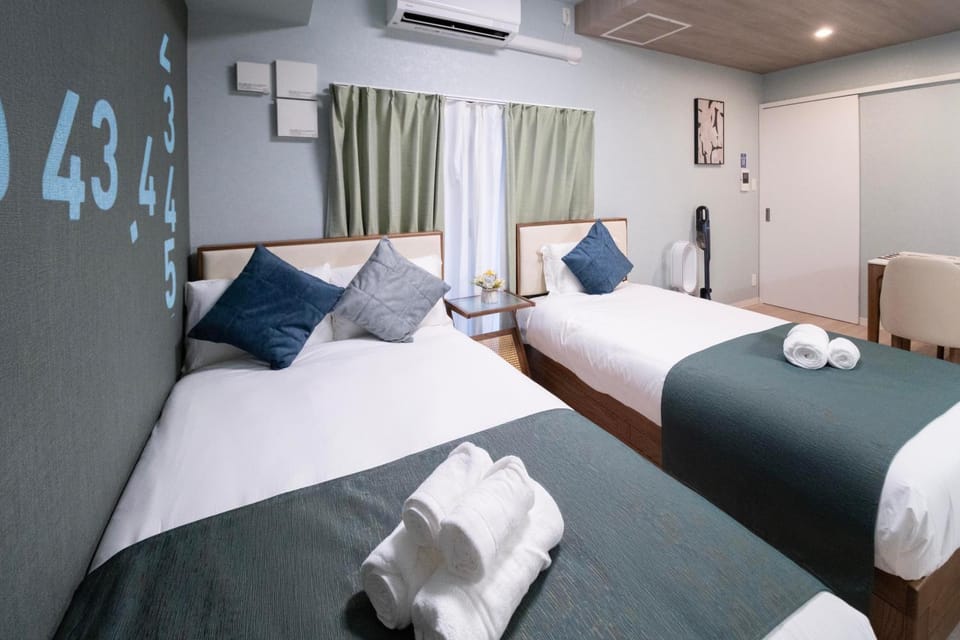 Bed, Photo of the whole room, Bedroom, air conditioner