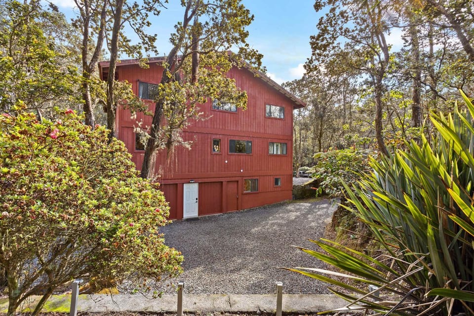 Stop Looking You've found it House in Volcano