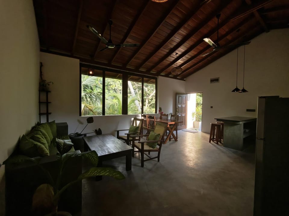 Asoka's Place Apartment in Southern Province