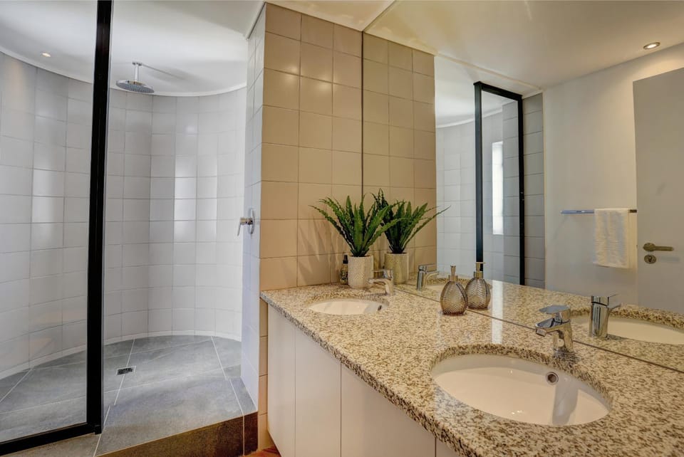 Shower, Bathroom, towels