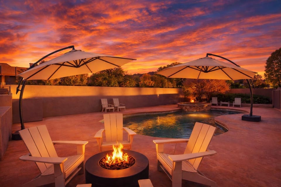 Hot Tub, Pool view, Swimming pool, sunbed