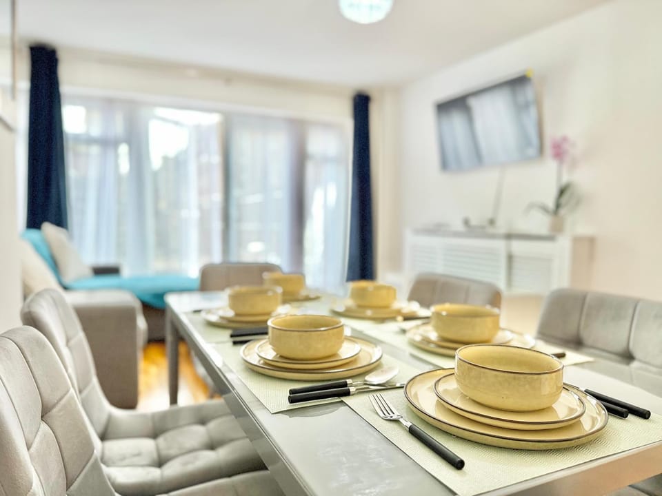 Spacious 2BR House near Elephant & Castle Zone 1-2 House in London Borough of Southwark
