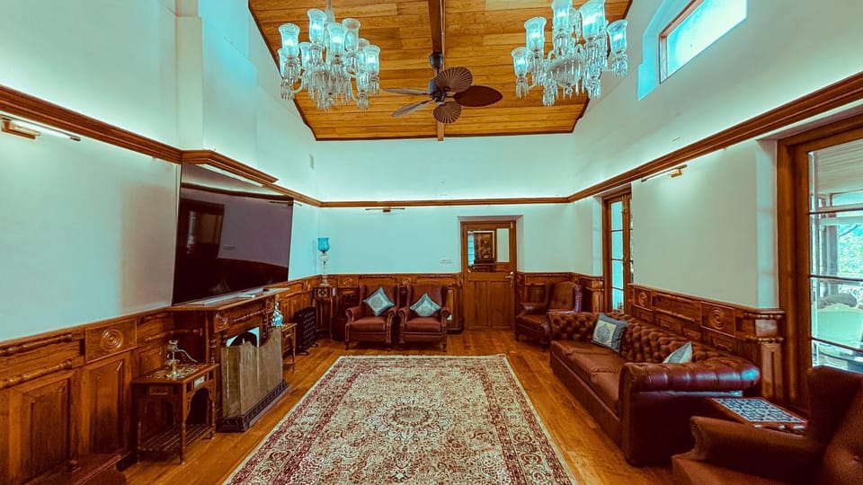 Milntown Bungalow 200 years old Colonial Stay in Coonoor House in Kerala