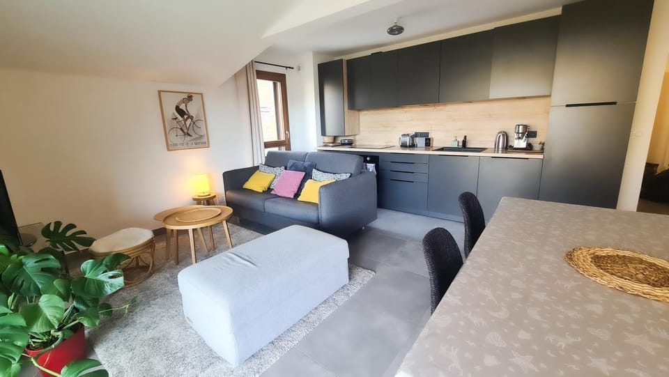 Living room, Dining area, kitchen