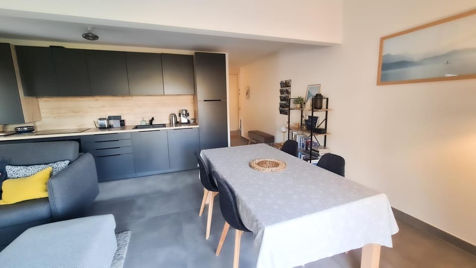 Dining area, kitchen