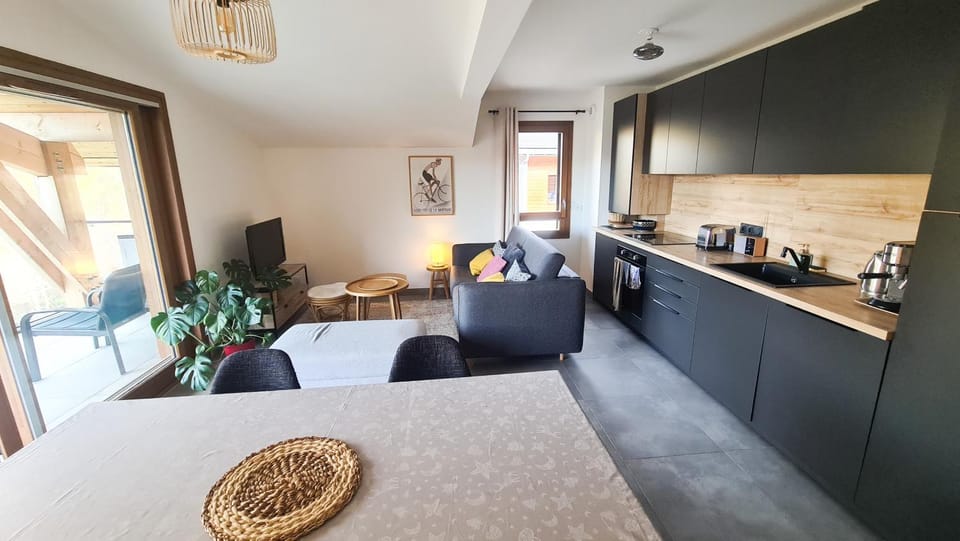 Living room, Photo of the whole room, kitchen