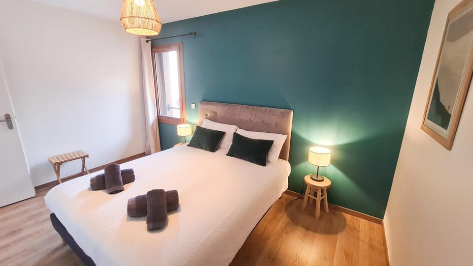 Bed, Bedroom