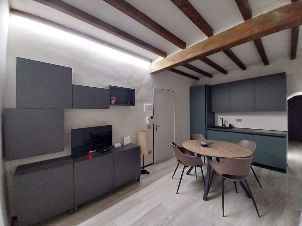 Kitchen or kitchenette, Living room, Seating area
