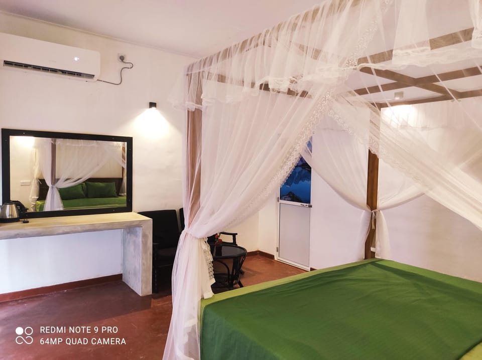 Bed, Bedroom, air conditioner