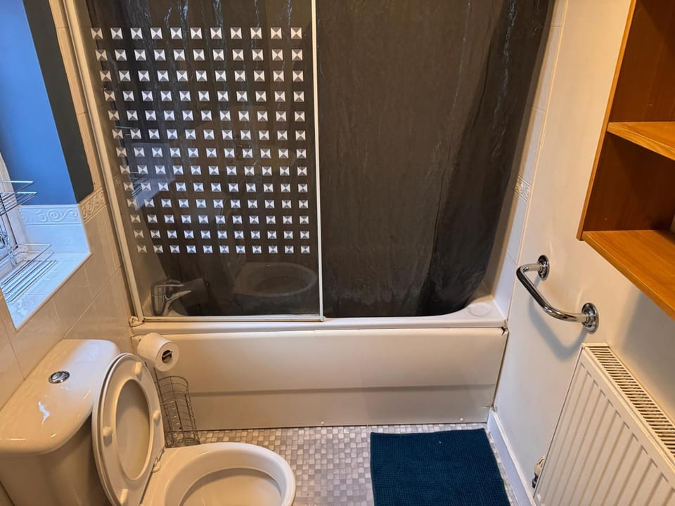 Valley View Guest House Bed and Breakfast in Newcastle-under-Lyme