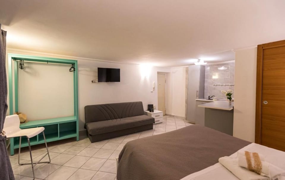 Chiaia Partenopeo Apartment in Naples
