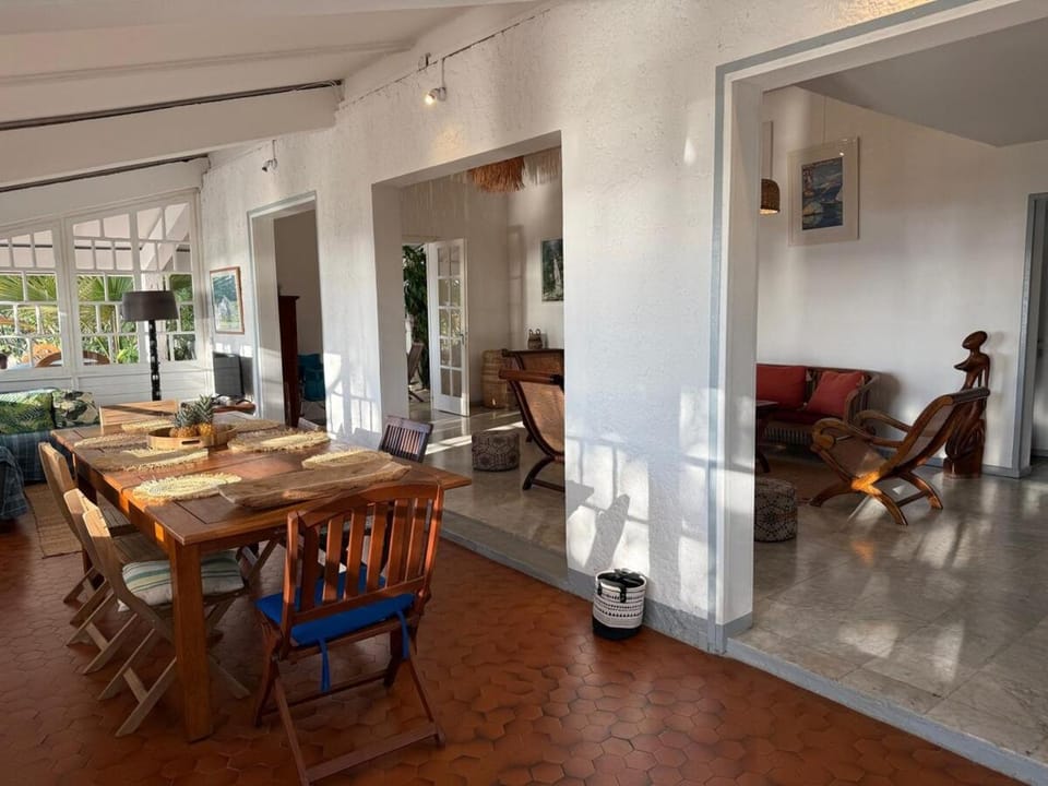 Villa Arbre de l'intendance avec vue mer et piscine à Boucan Canot Villa in Saint-Paul