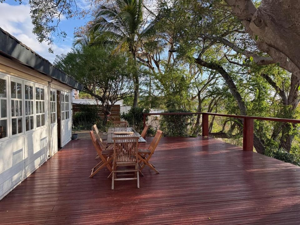 Villa Arbre de l'intendance avec vue mer et piscine à Boucan Canot Villa in Saint-Paul