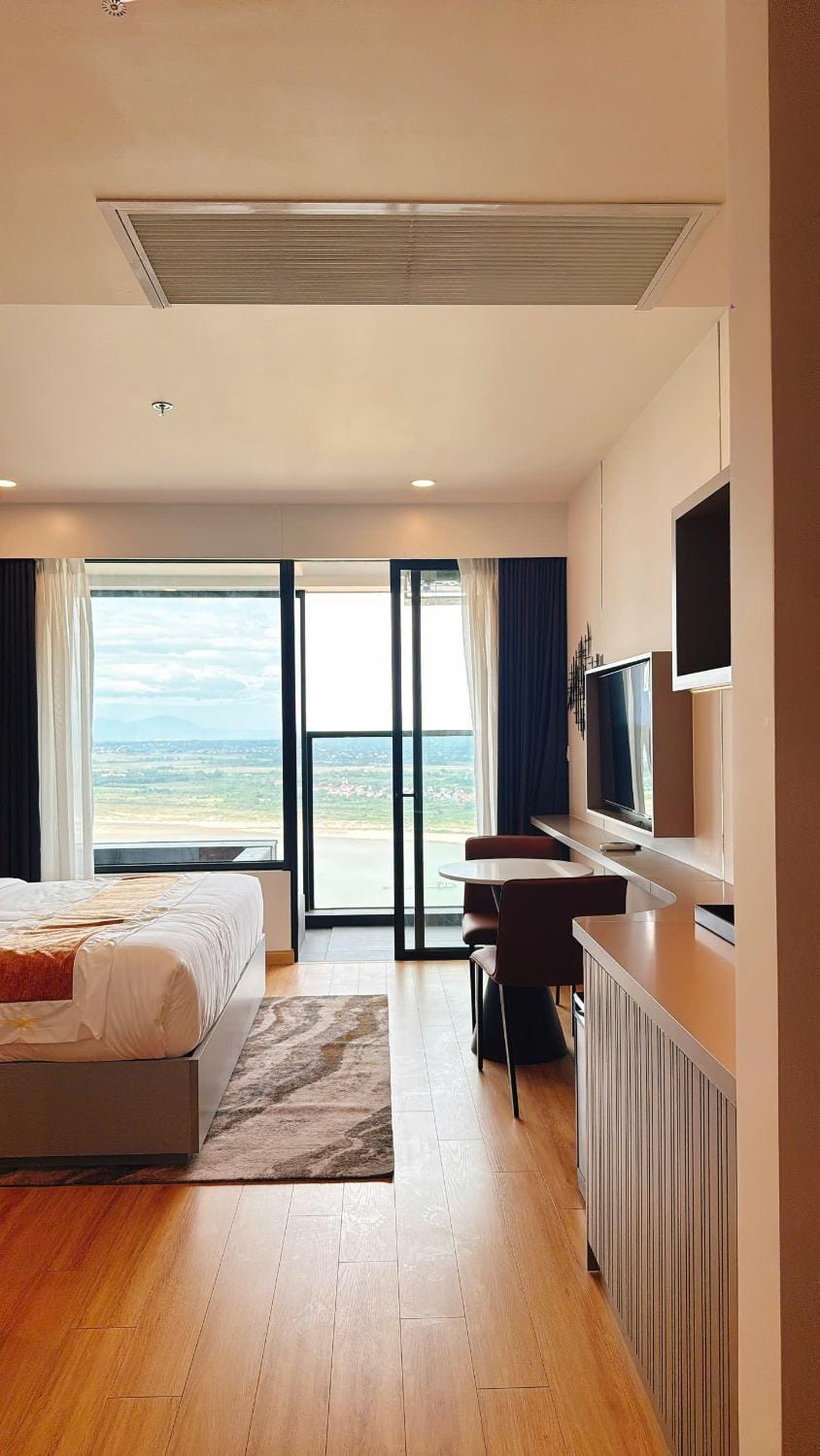 Communal lounge/ TV room, Bed, TV and multimedia, Bedroom