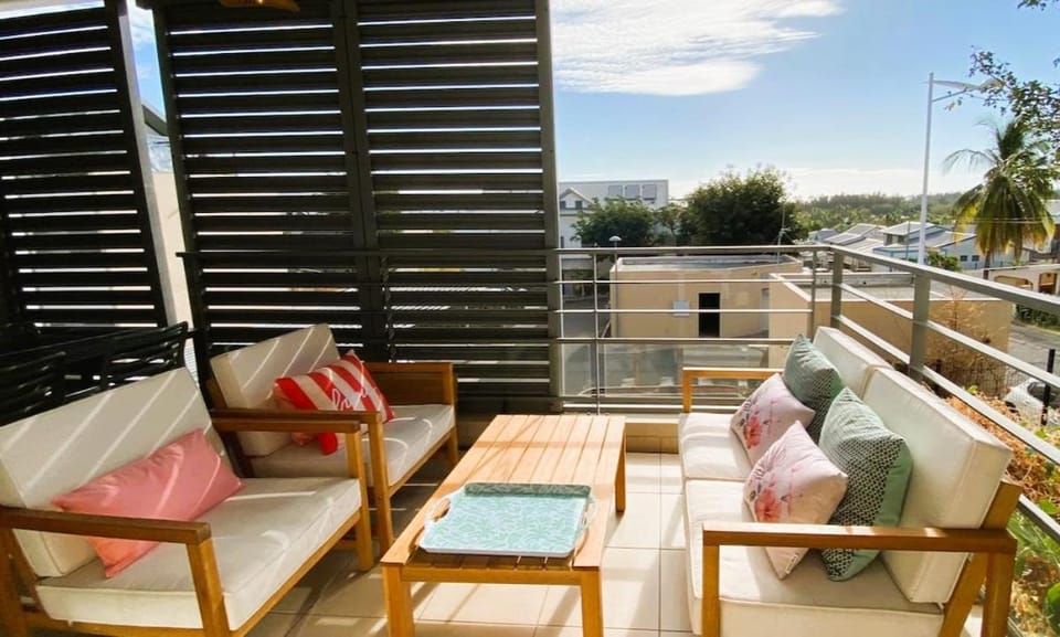 Patio, Day, View (from property/room), Balcony/Terrace, Living room