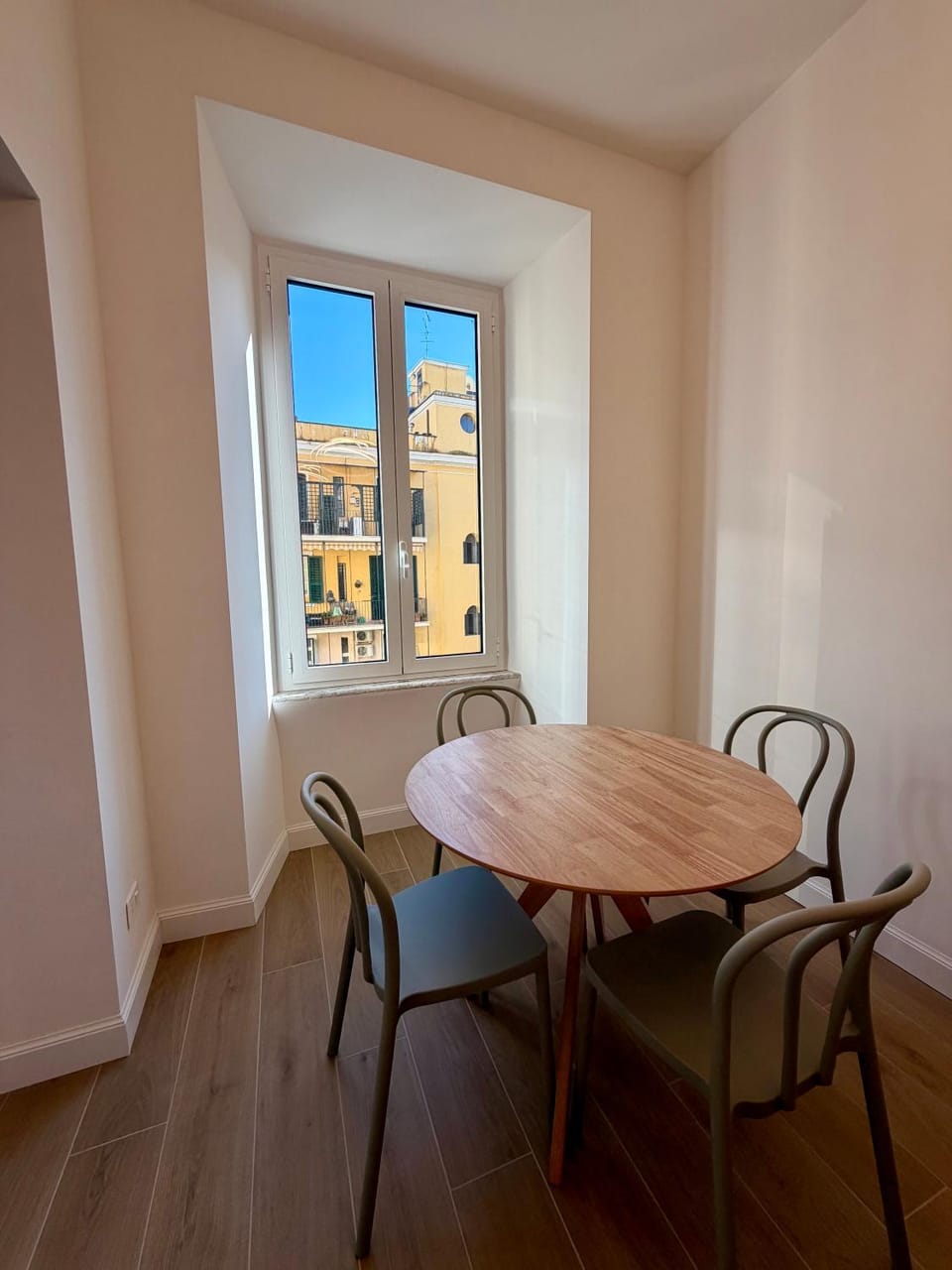 View (from property/room), Living room, Seating area, Dining area