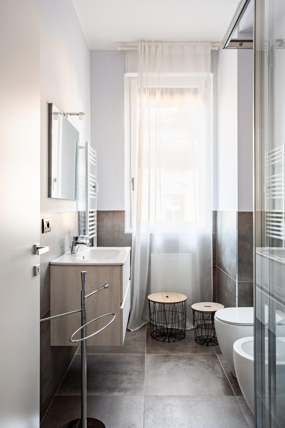 Shower, Toilet, Bathroom, bidet, towels