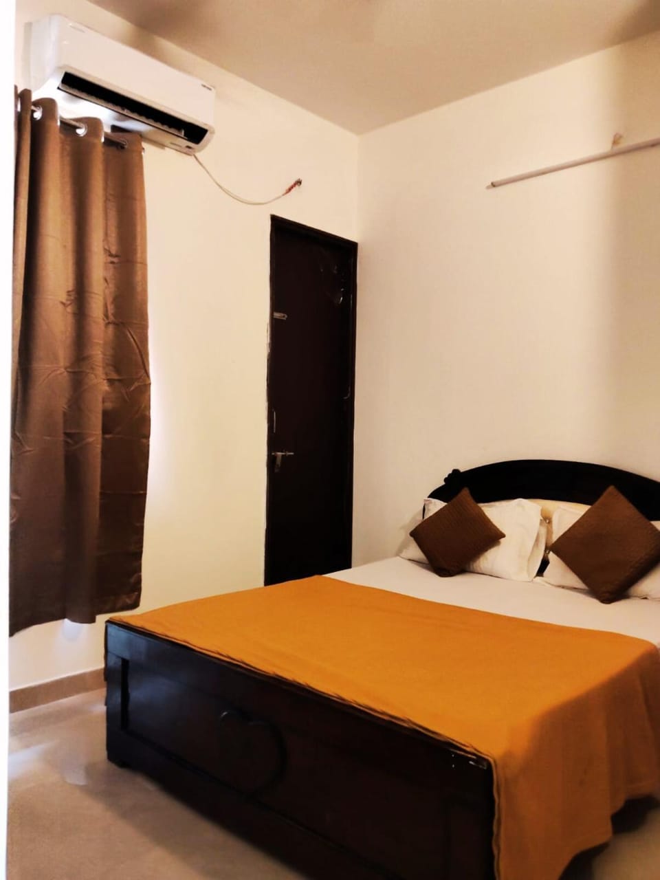 Bed, Bedroom, air conditioner