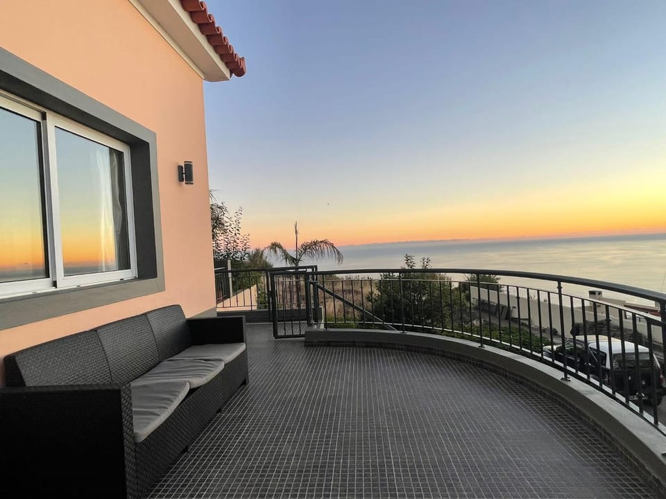 Natural landscape, View (from property/room), Balcony/Terrace, Sea view, Sunset