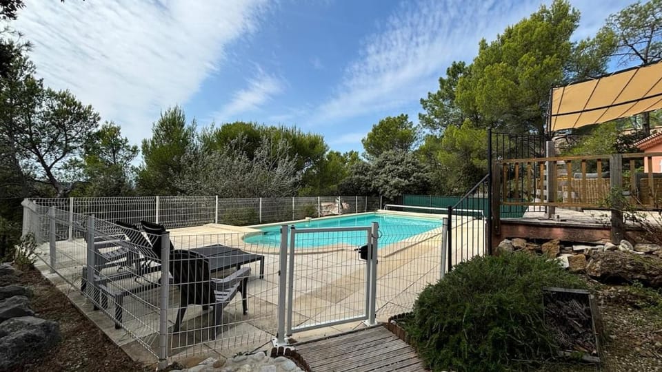 Jolie maison avec piscine , proche du centre de Bédoin House in Bédoin