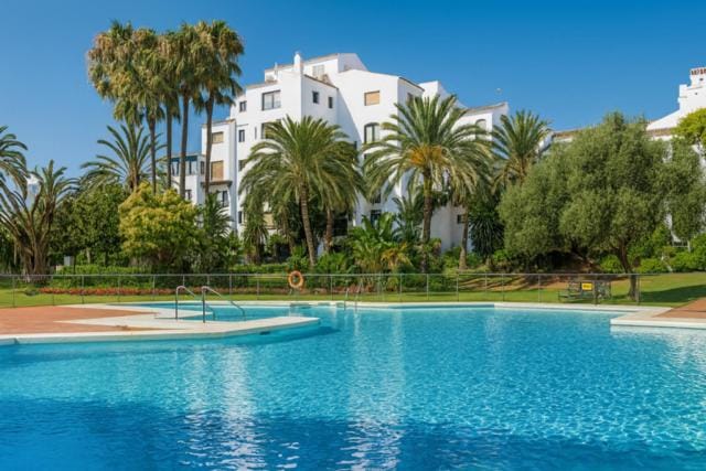 Garden, Garden view, Pool view, Swimming pool, sunbed