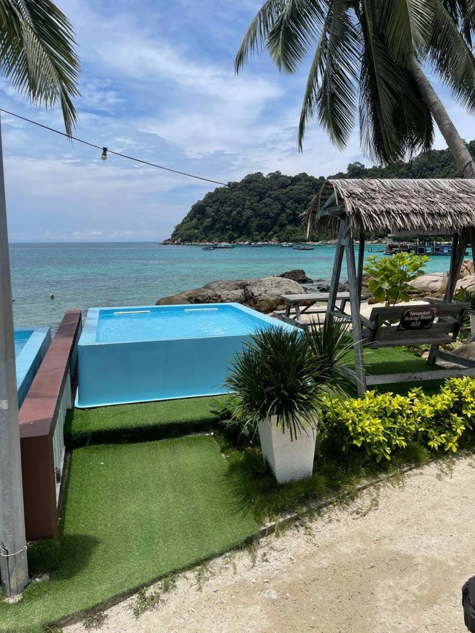 Pool view, Sea view