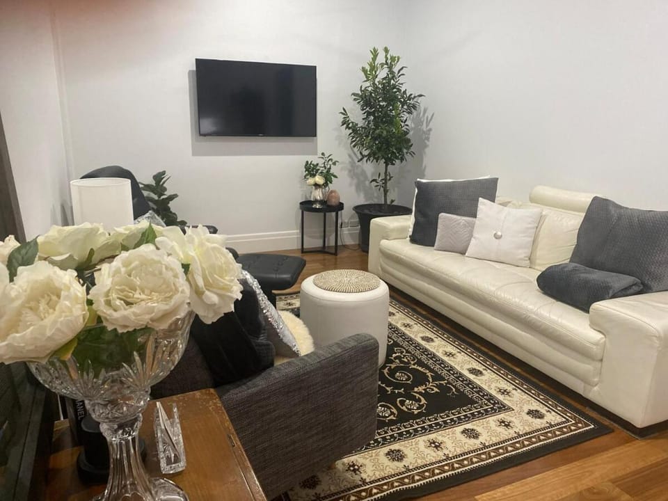 Newport Cottage sleeps 5 House in Melbourne