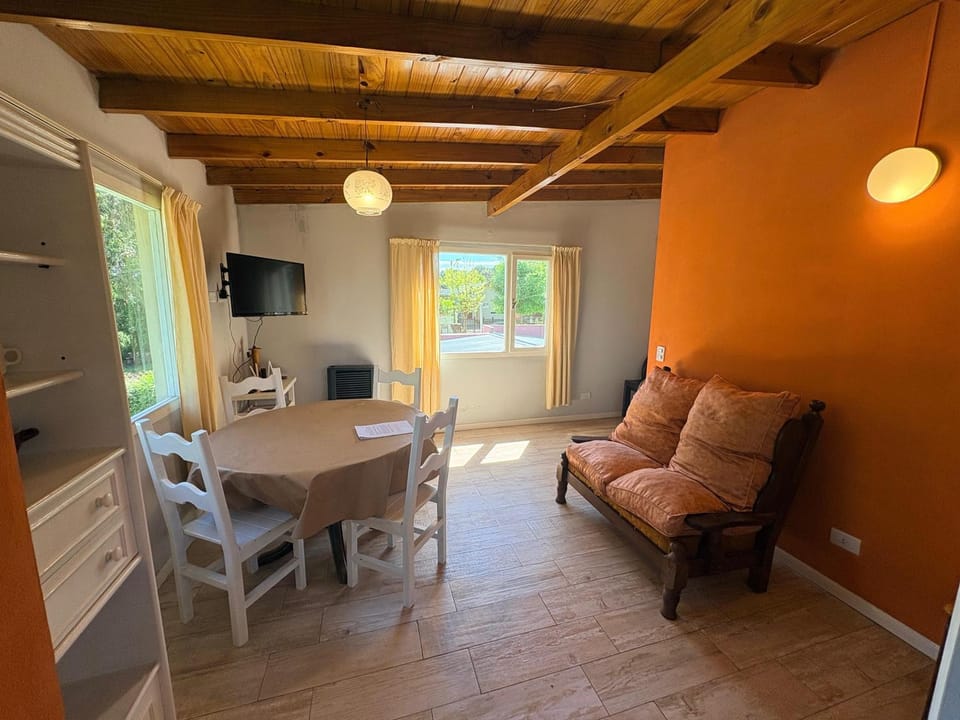Communal lounge/ TV room, TV and multimedia, Living room, Seating area, Dining area
