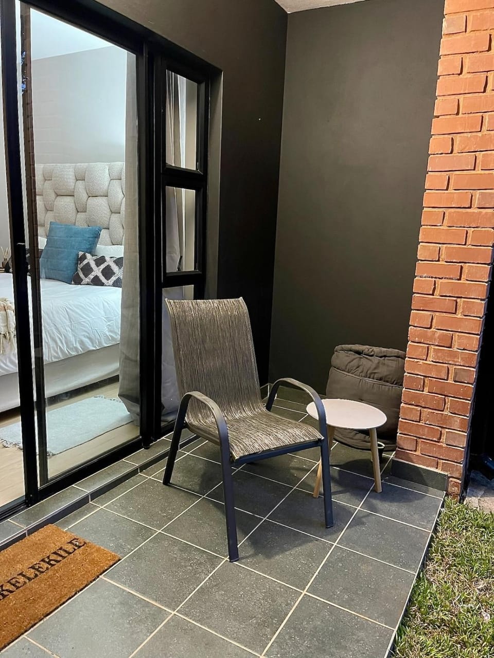 Contemporary Executive Suite in Sandton Apartment in Sandton