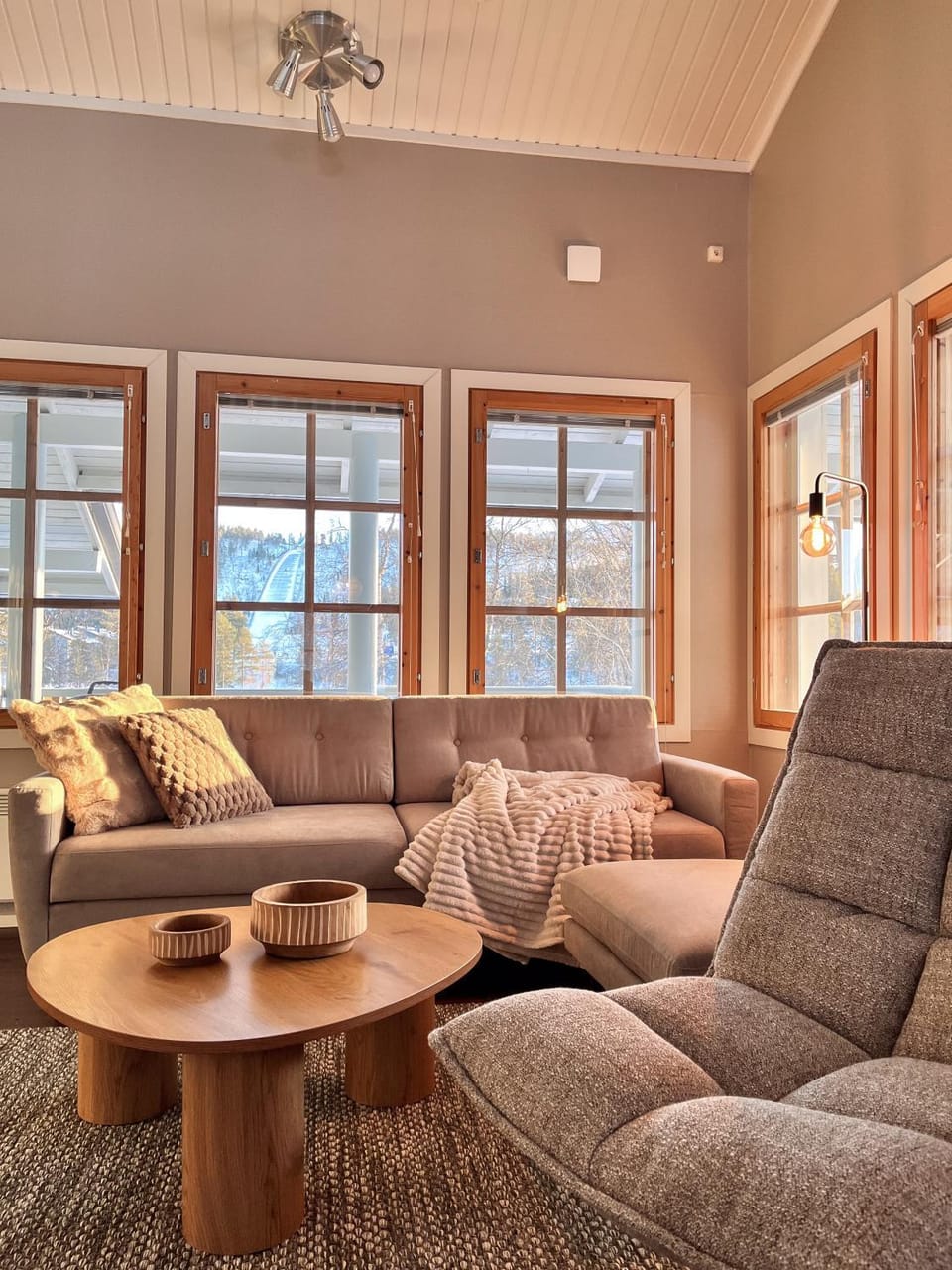 Talviranta - Lakefront Cottage - Ruka-Pyhä 2x SKIPASSES included - Free Skibus doorstep Apartment in Lapland