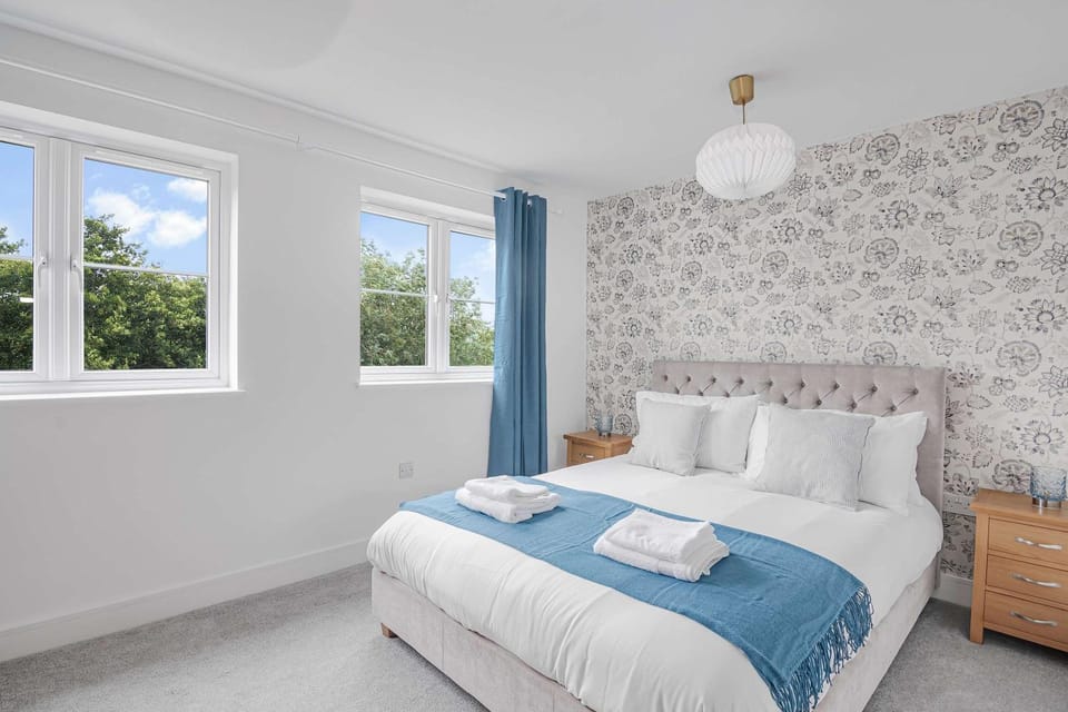 The Roost Group - 5 Bed House Hot Tub & Pool Table House in Hastings