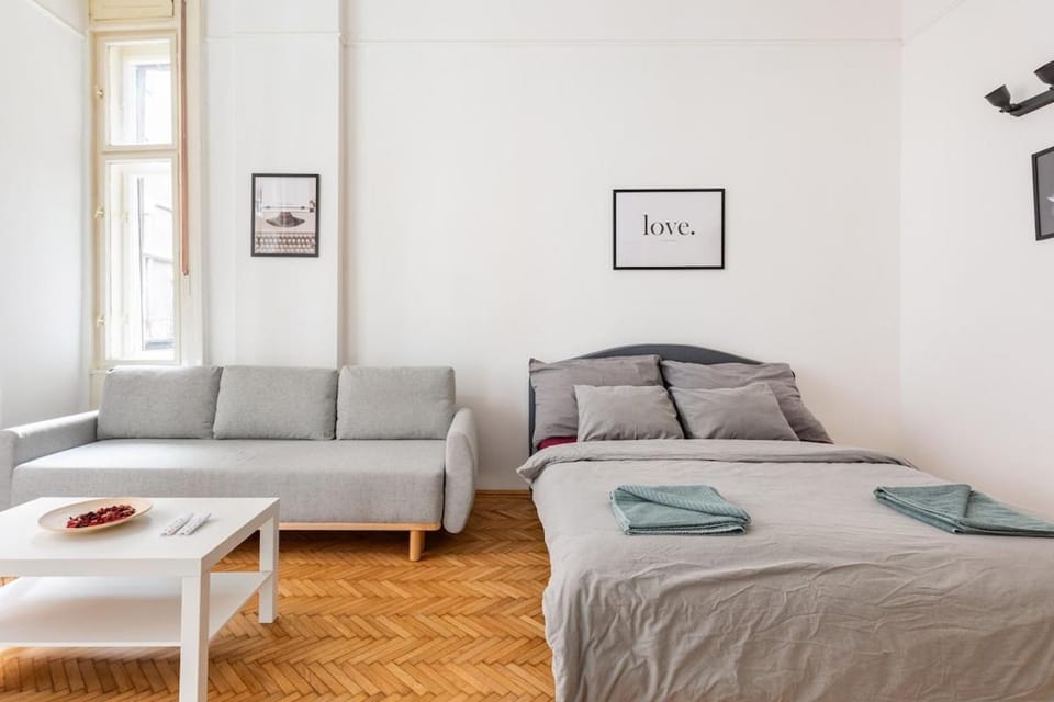 Bed, Living room, Bedroom