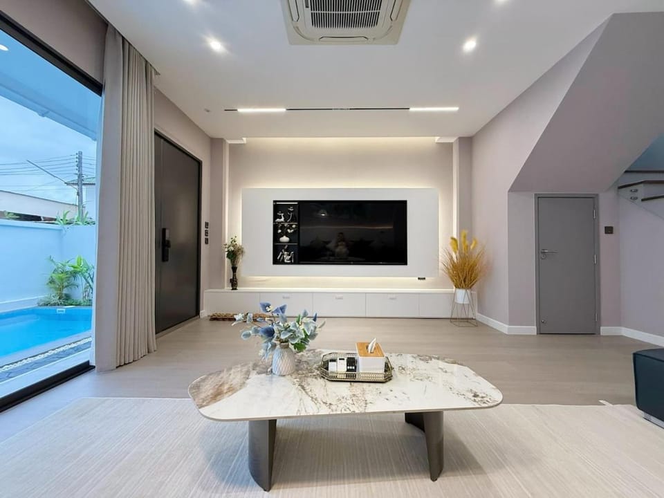 TV and multimedia, Living room, Seating area