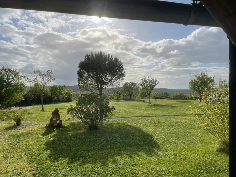Roulotte au domaine du Bouygues Country House in Occitanie
