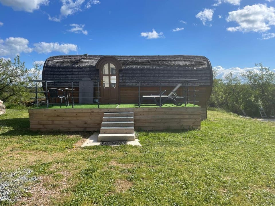 Roulotte au domaine du Bouygues Country House in Occitanie