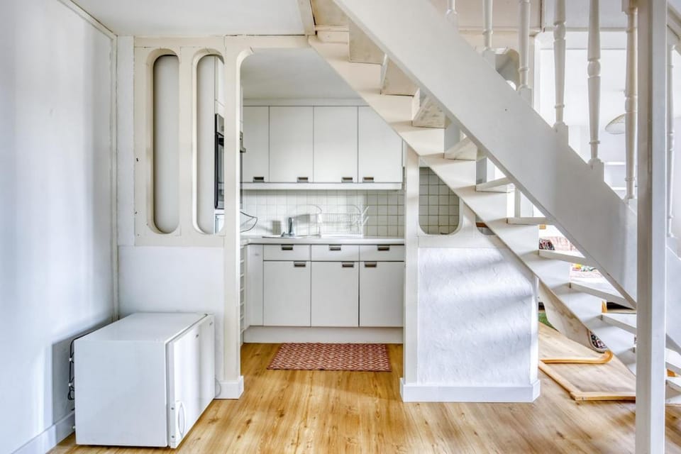 Kitchen or kitchenette, wardrobe