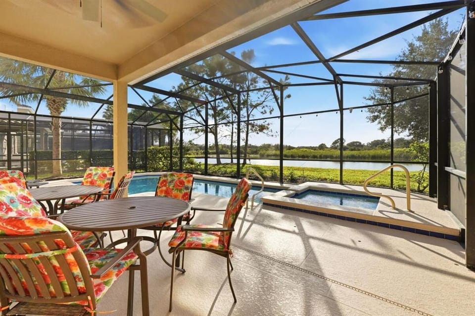 Astonishing home 5bd, 5ba privat pool,spa and grill Villa in Four Corners