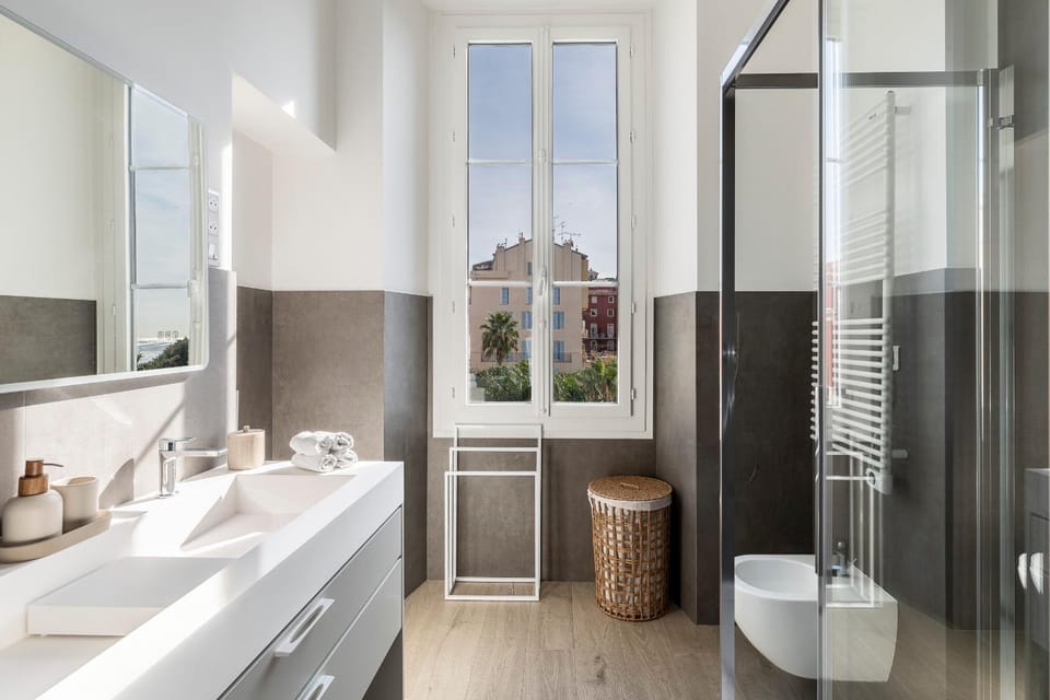 "L'Or Bleu" exclusive location and beautiful apartment next to Promenade Apartment in Nice