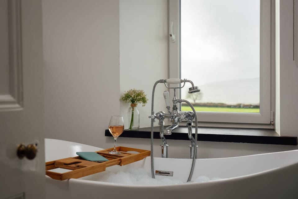 Bathroom, Garden view, Mountain view, Bath